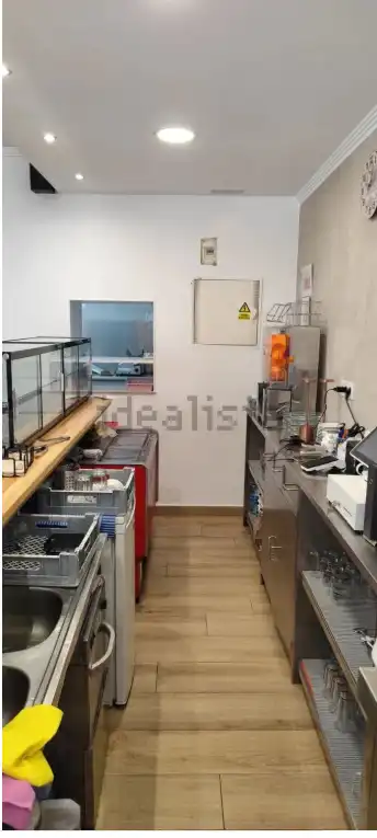Cuina de Local en traspas en Alzira amb Aire condicionat, Calefacció i Terrassa
