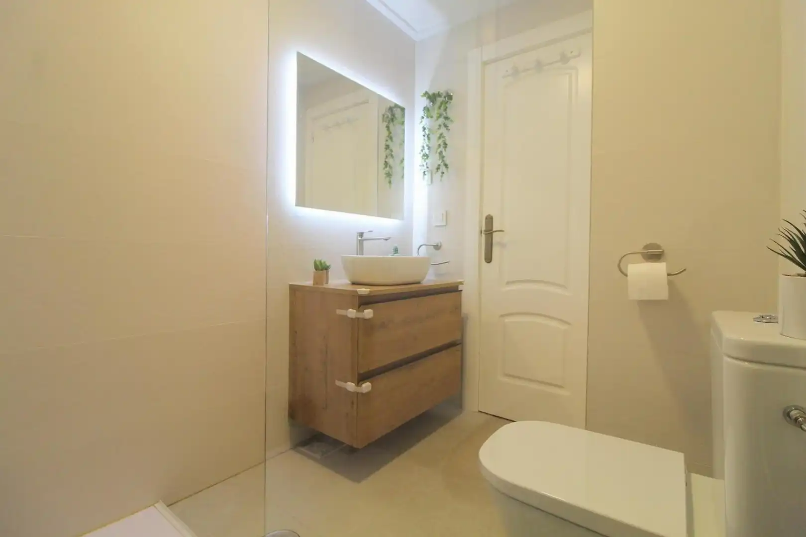 Badezimmer von Wohnungen zum Verkauf in Torrevieja mit Terrasse und Möbliert