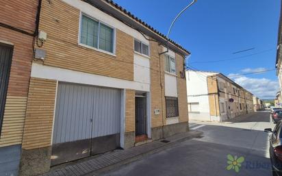 Exterior view of House or chalet for sale in Cintruénigo  with Heating, Private garden and Terrace