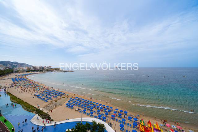 Piso en Alquiler en Avenida de la Armada Española, 5 en Playa Poniente