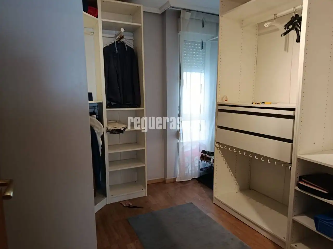 Habitación de Piso en venta en Avilés con Calefacción, Trastero y Amueblado