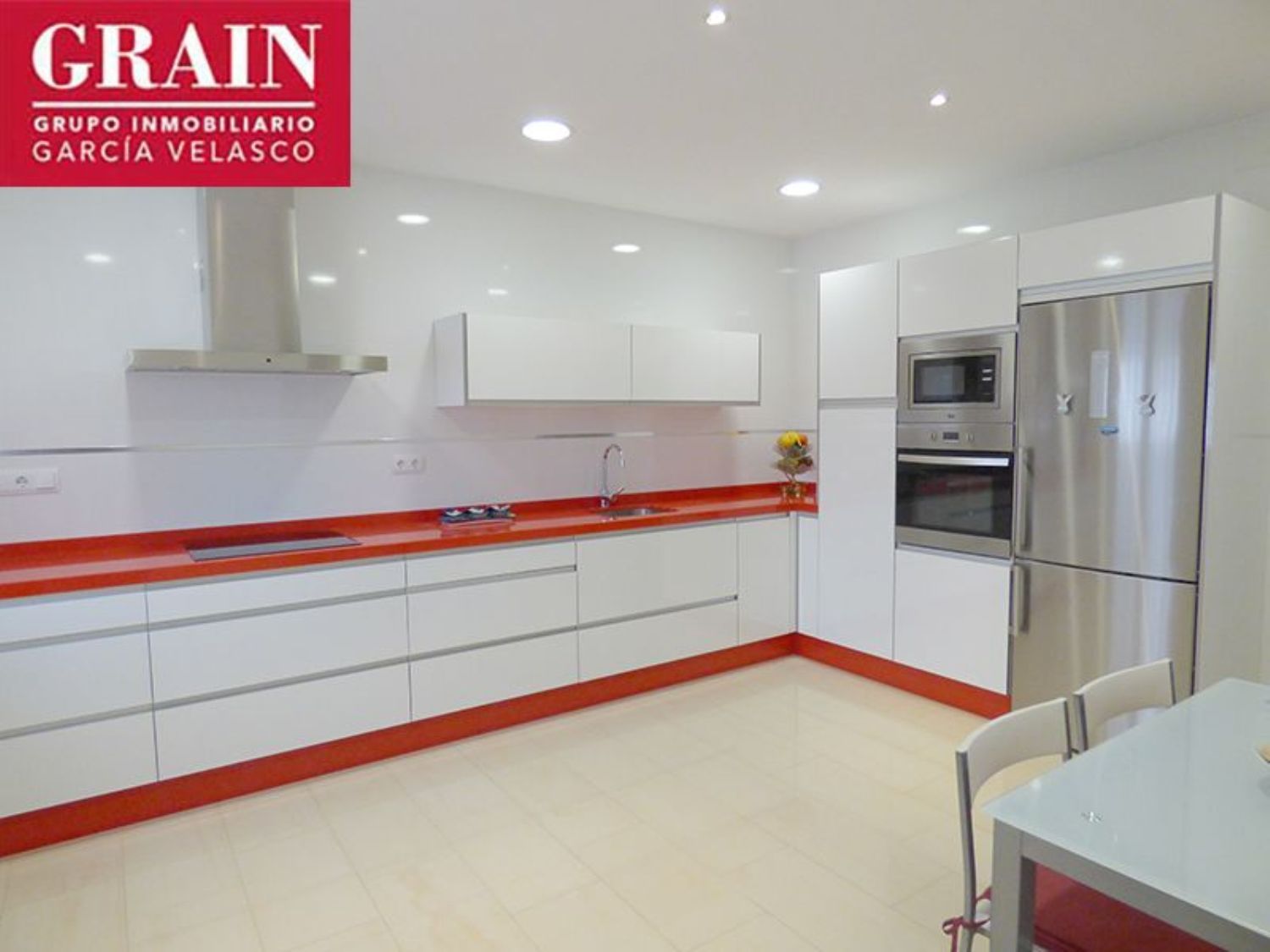 Cuina de Casa o xalet en venda en  Albacete Capital amb Traster, Piscina i Balcó