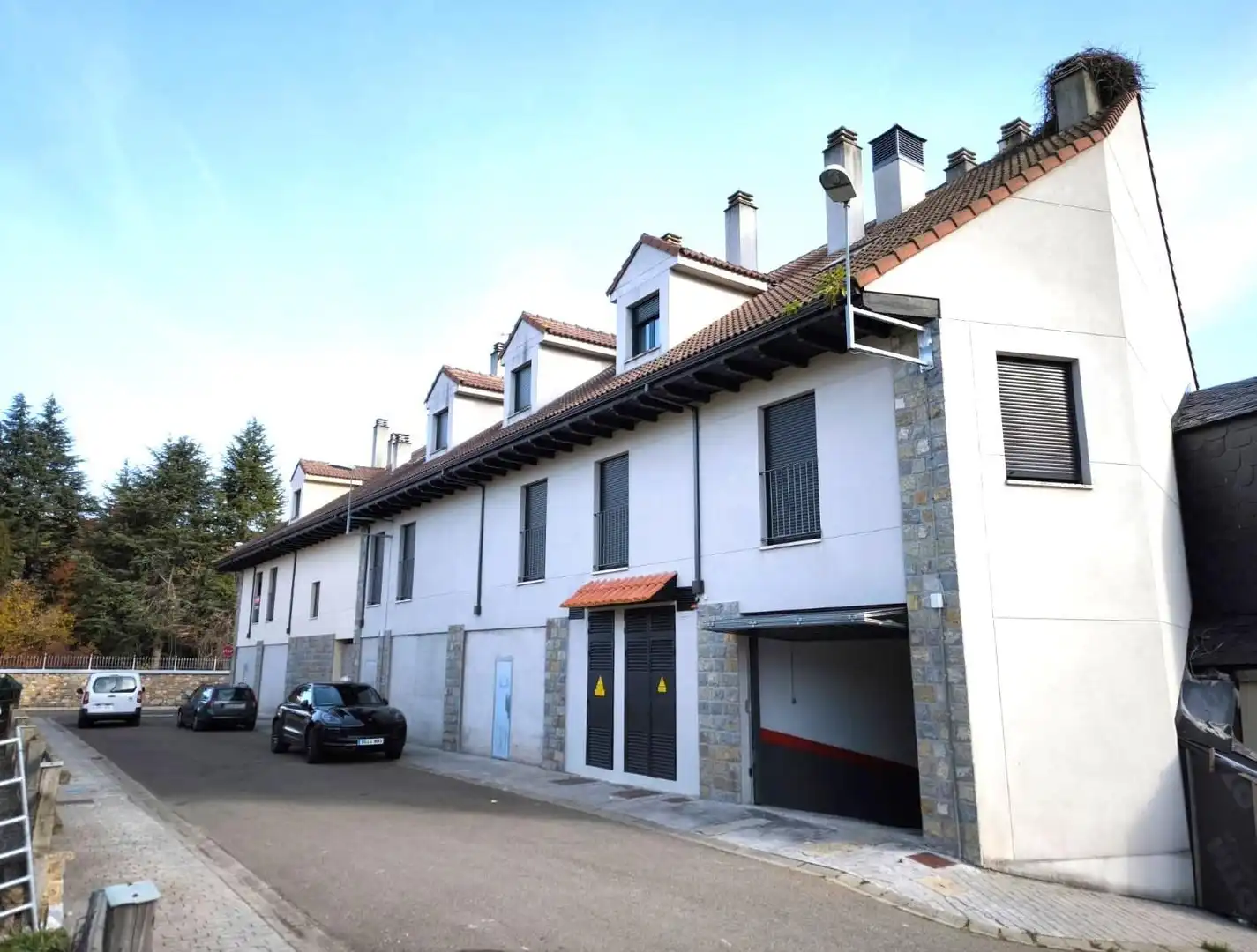 Vista exterior de Dúplex en venta en Puebla de Lillo con Calefacción y Parquet