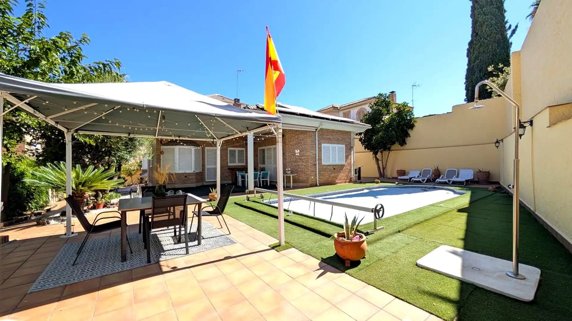Jardín de Casa o chalet en venta en Linares con Aire acondicionado, Calefacción y Jardín privado