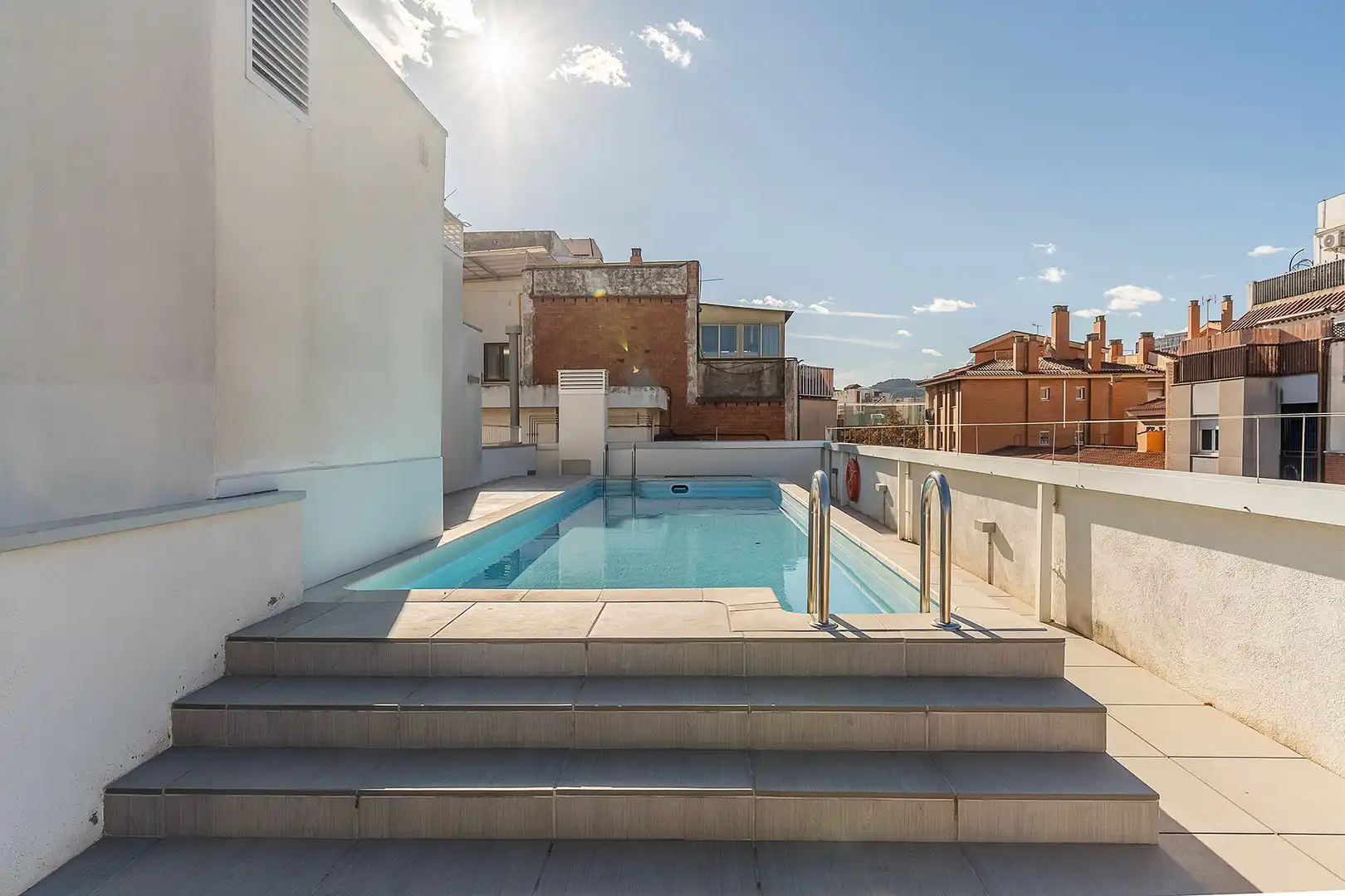 Piscina de Pis en venda en Barcelona amb Aire condicionat, Moblat i Forn