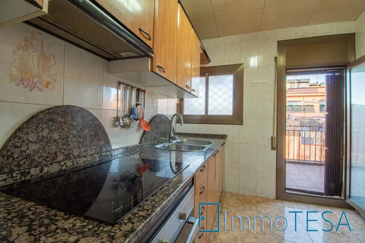 Kitchen of Flat for sale in Barberà del Vallès  with Heating, Parquet flooring and Terrace