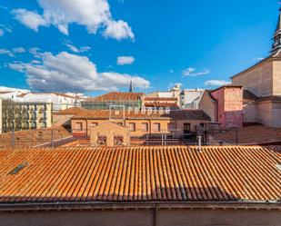 Vista exterior de Estudi en venda en  Madrid Capital amb Calefacció i Traster
