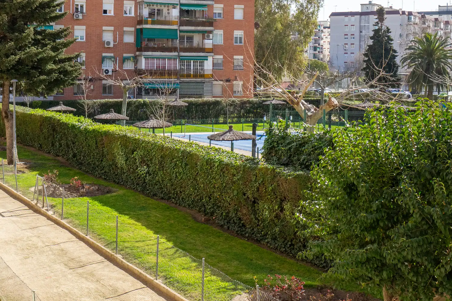 Jardín de Piso en venta en Móstoles con Calefacción, Terraza y Piscina comunitaria
