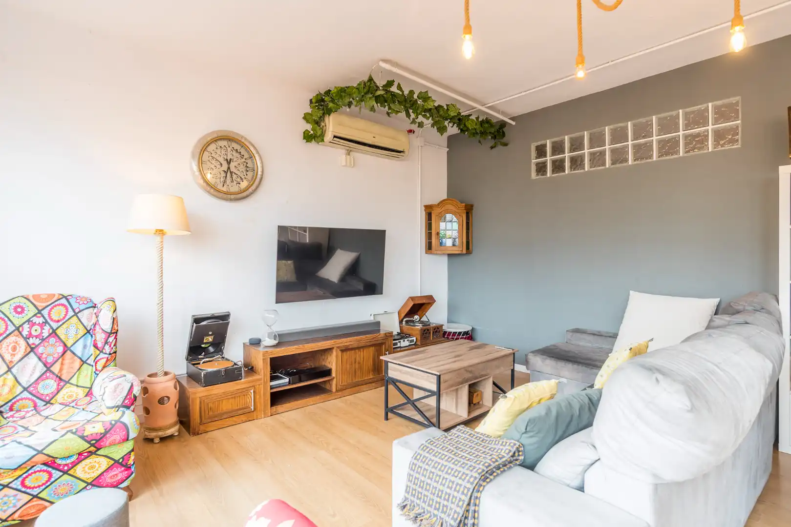 Sala de estar de Nave industrial en venta en Madrid