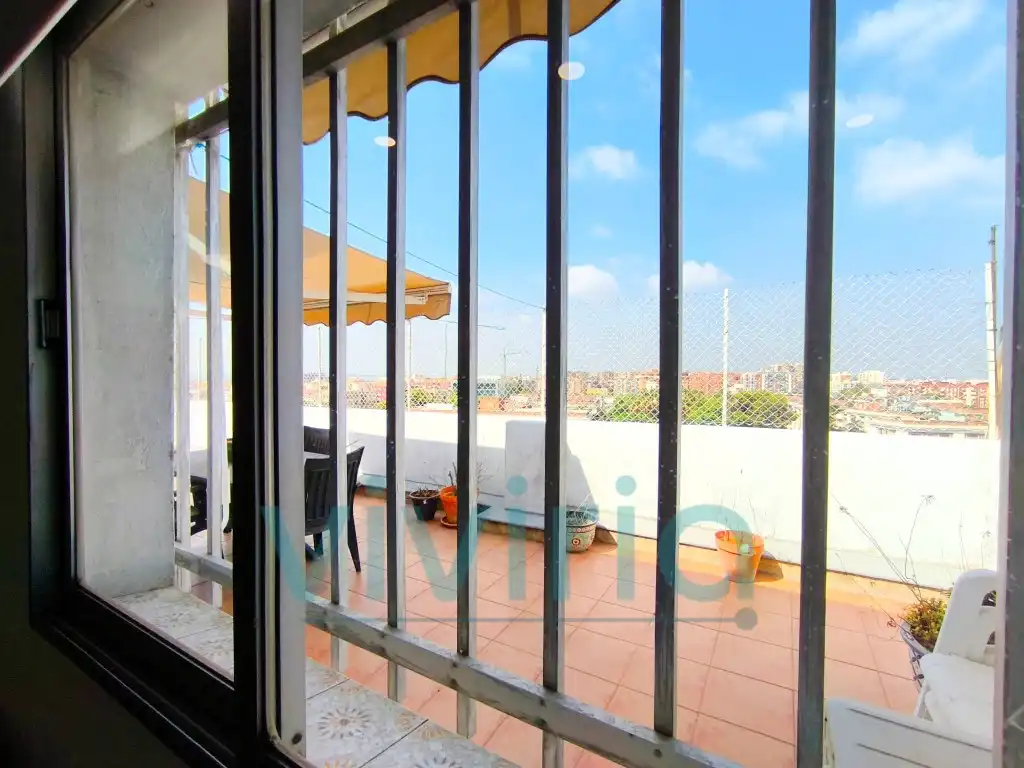 Vista exterior de Àtic en venda en Valencia
