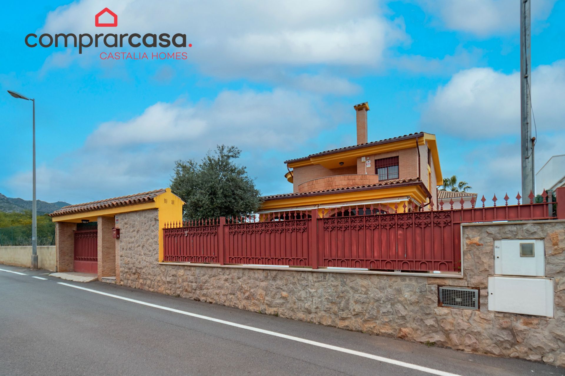 Vista exterior de Casa o xalet en venda en Benicasim / Benicàssim amb Calefacció, Jardí privat i Terrassa