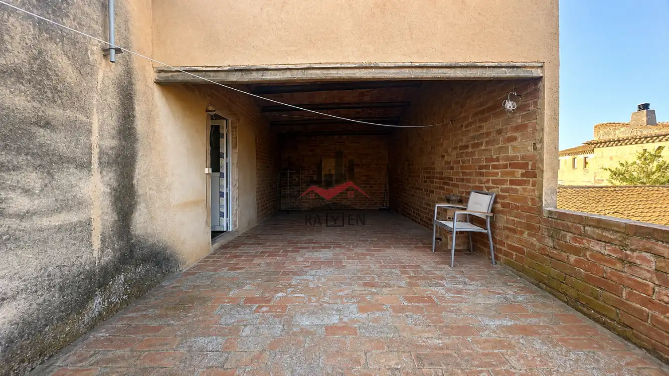 Casa adosada en venda en Riumors