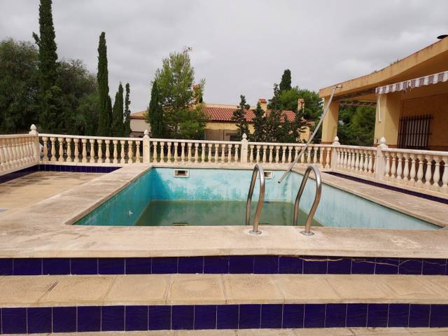 Casa-chalet en Venta en Crevillent