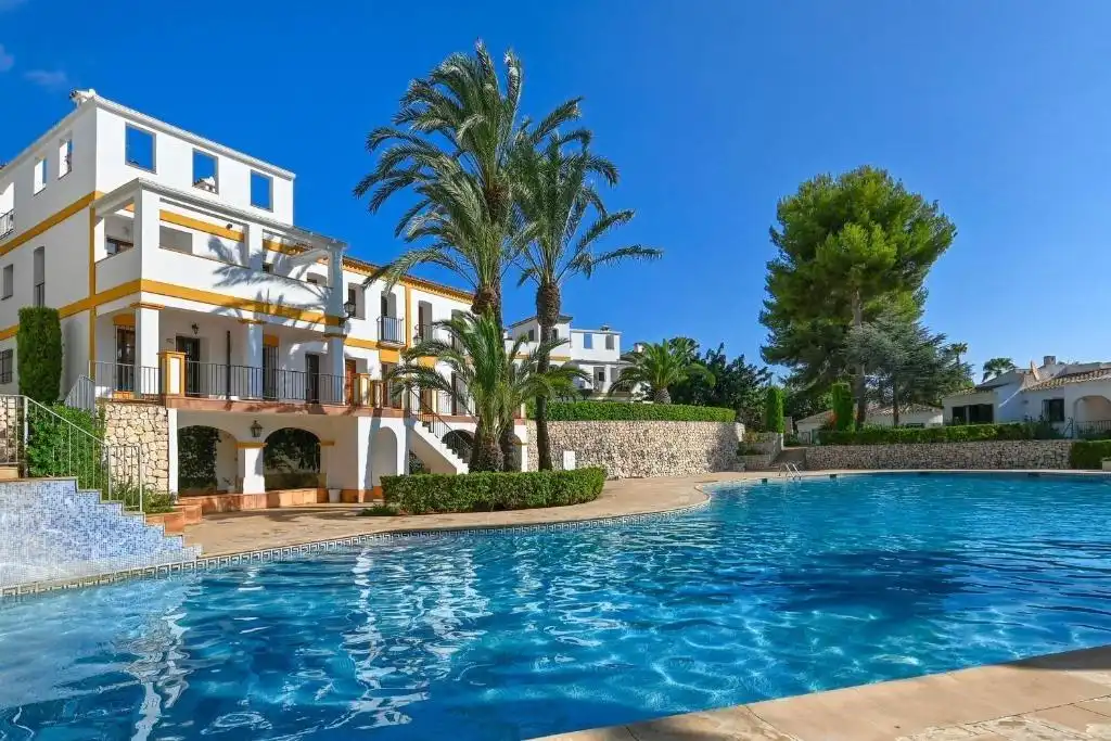 Adosado con balcón en venta en La Sella