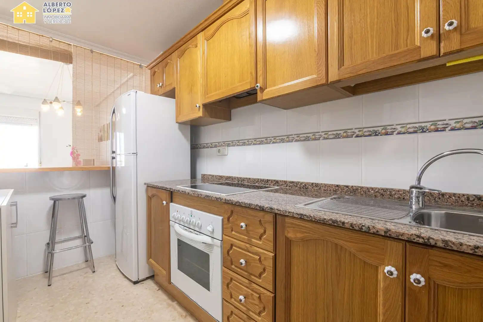 Flat with terrace for sale in Los Arenales del Sol, imagen 8