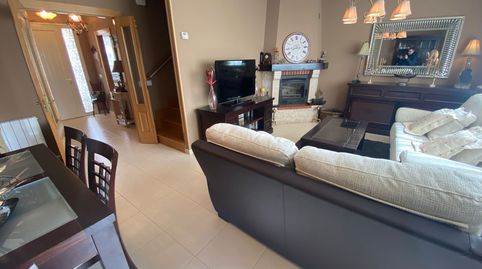 Foto 3 de Casa o xalet en venda a Calle Guzmán de Alfarache, Villimar - V1 - V2 - S3 - S4 - San Cristobal, Burgos Capital