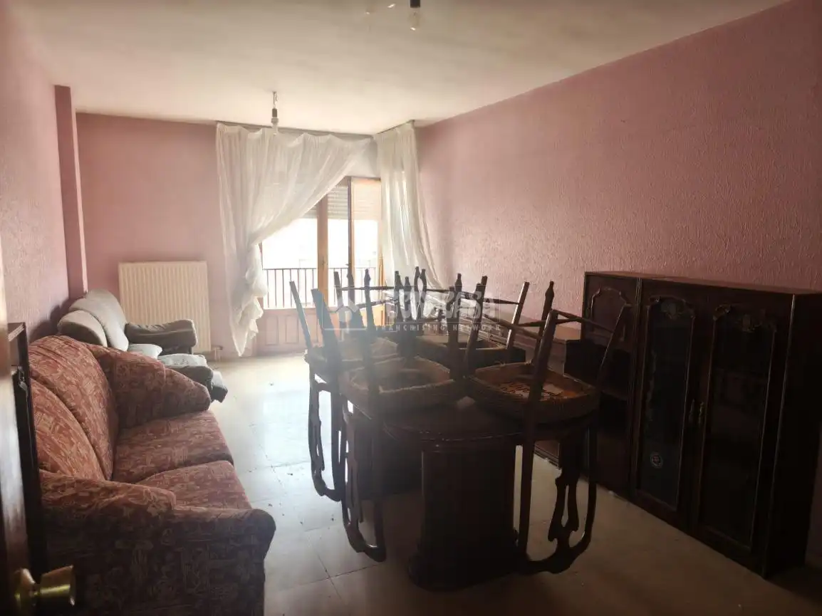 Comedor de Piso en venta en La Bañeza  con Calefacción, Terraza y Trastero