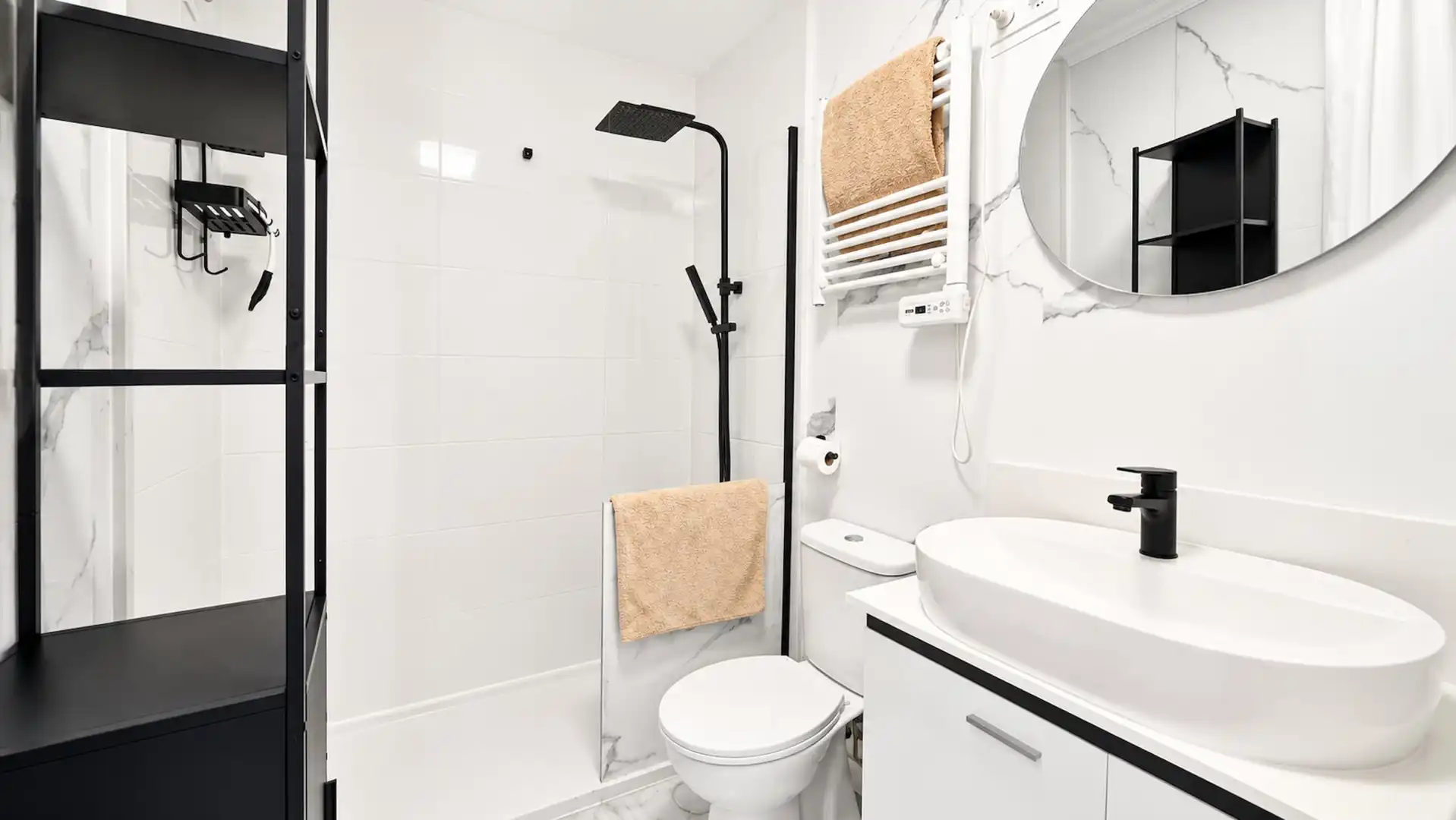 Badezimmer von Maisonette zum Verkauf in Manilva mit Privatgarten, Terrasse und Schwimmbad