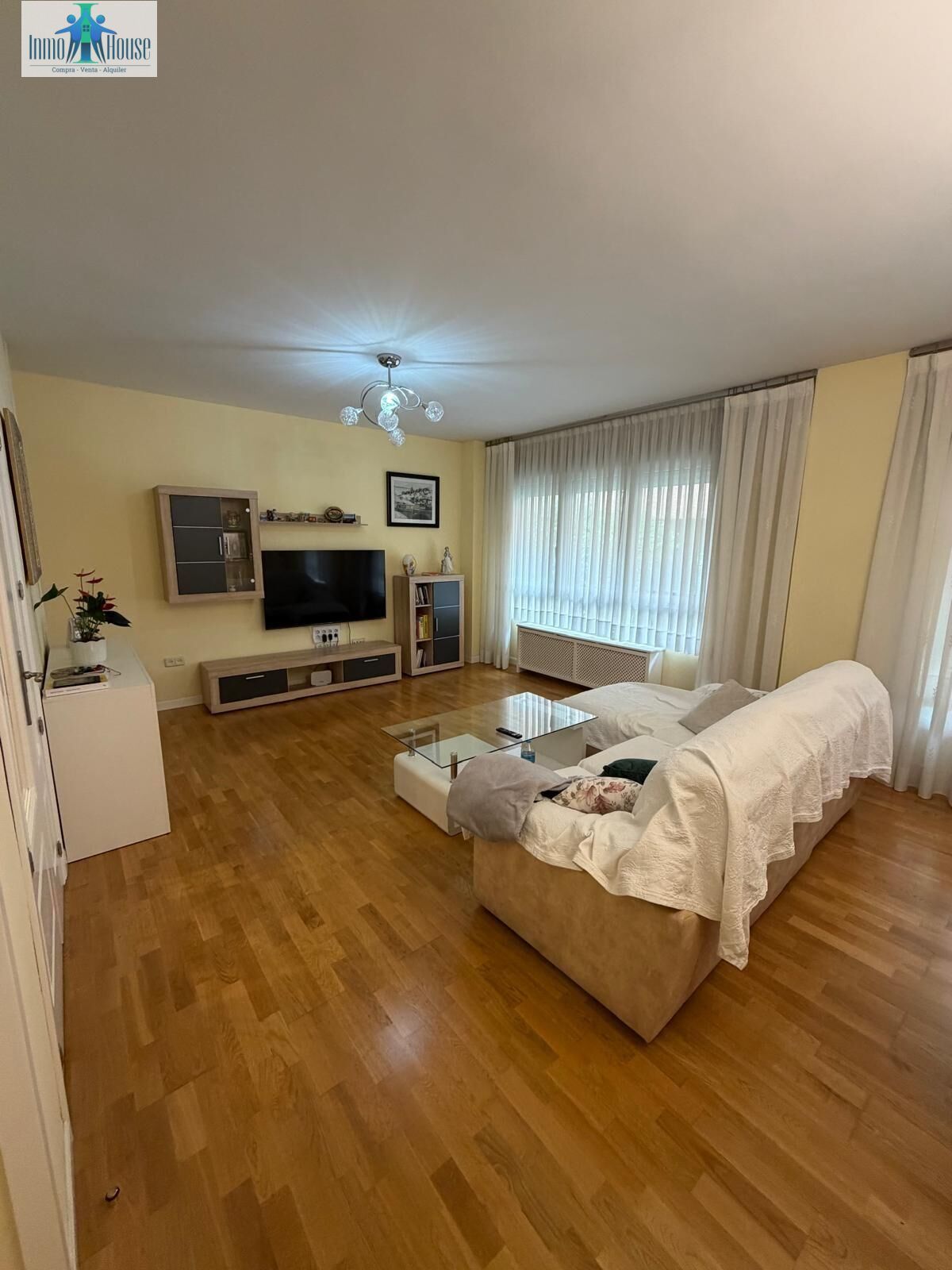 Living room of Flat for sale in  Albacete Capital  with Air Conditioner and Heating