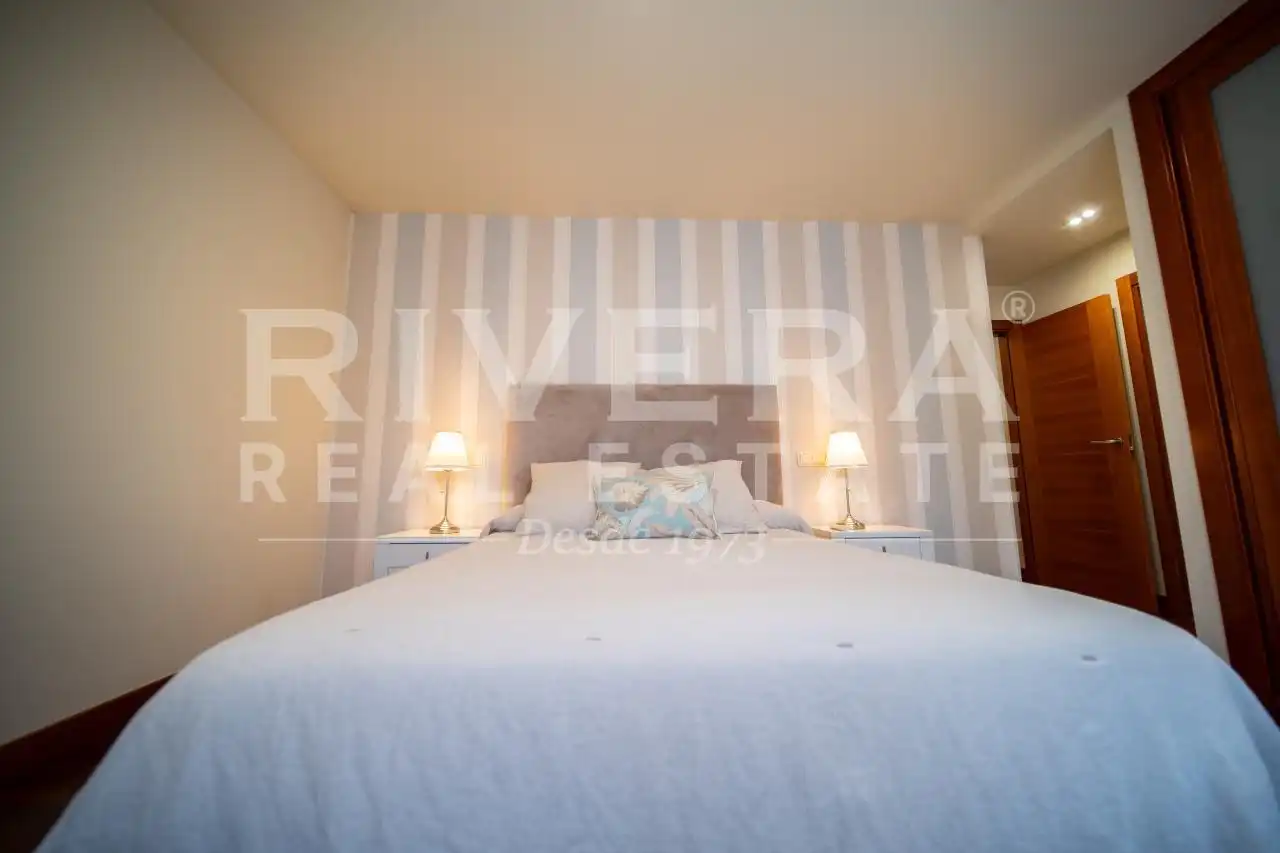 Schlafzimmer von Wohnung zum Verkauf in Sanxenxo mit Heizung, Terrasse und Abstellraum
