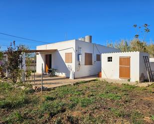 Vista exterior de Casa o xalet en venda en Santa Eulària des Riu amb Jardí privat
