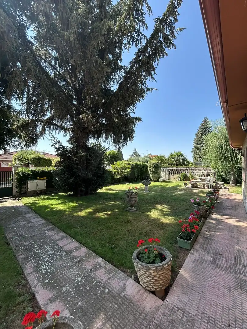 Jardín de Casa o chalet en venta en Villadangos del Páramo con Calefacción, Terraza y Piscina