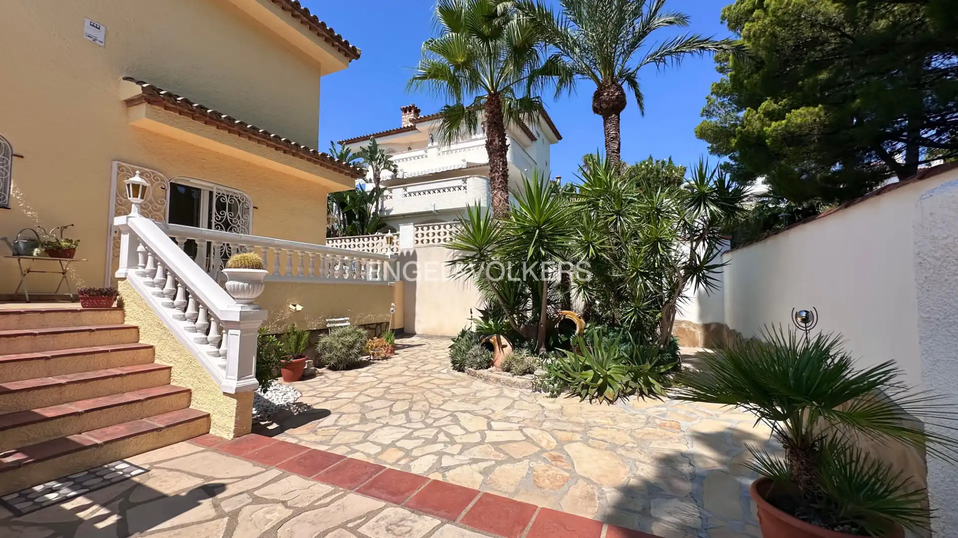 Vista exterior de Casa o chalet en venta en Mont-roig del Camp con Aire acondicionado, Calefacción y Jardín privado