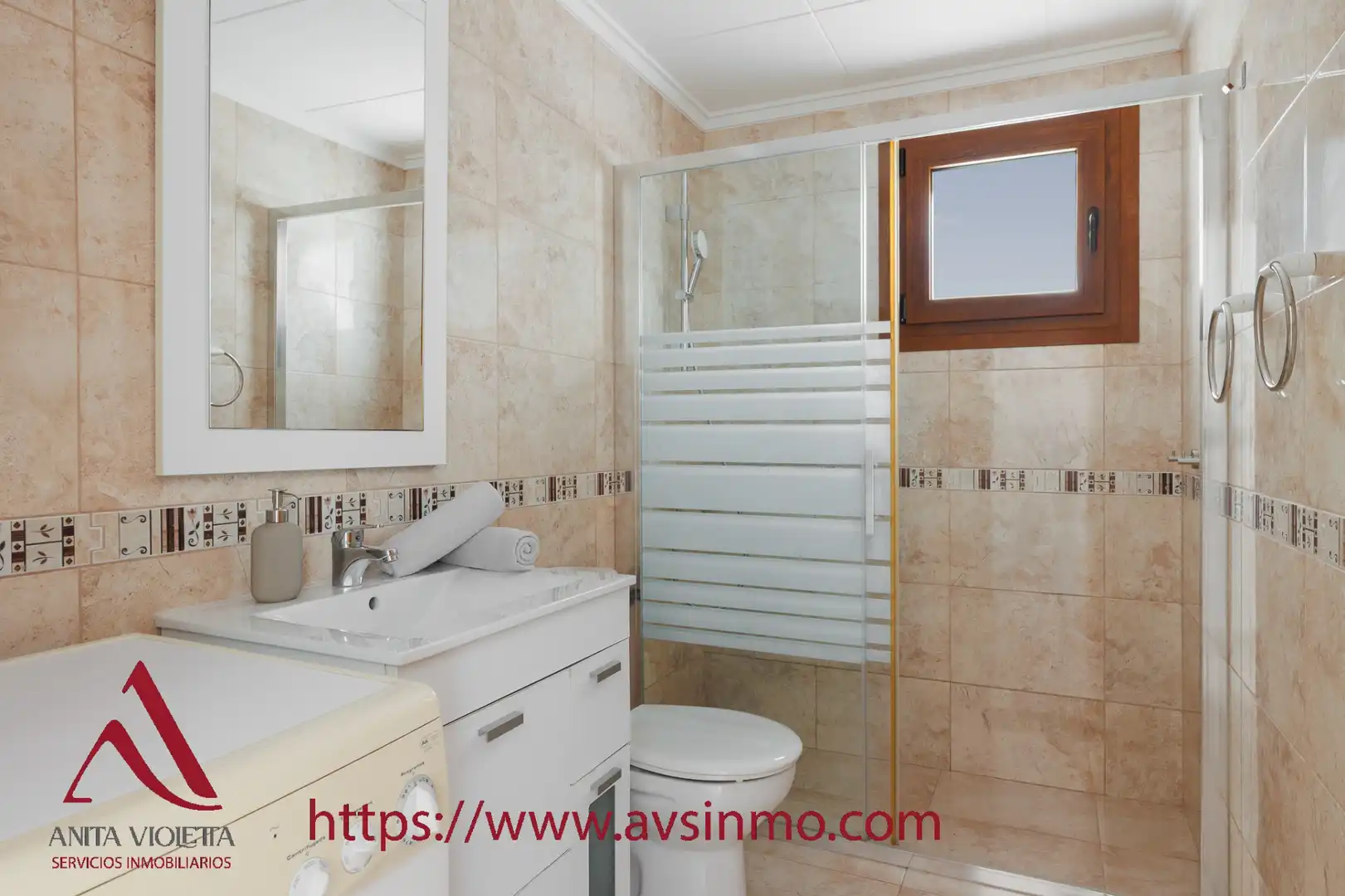 Bany de Apartament de lloguer en Torrevieja amb Aire condicionat, Moblat i Rentadora