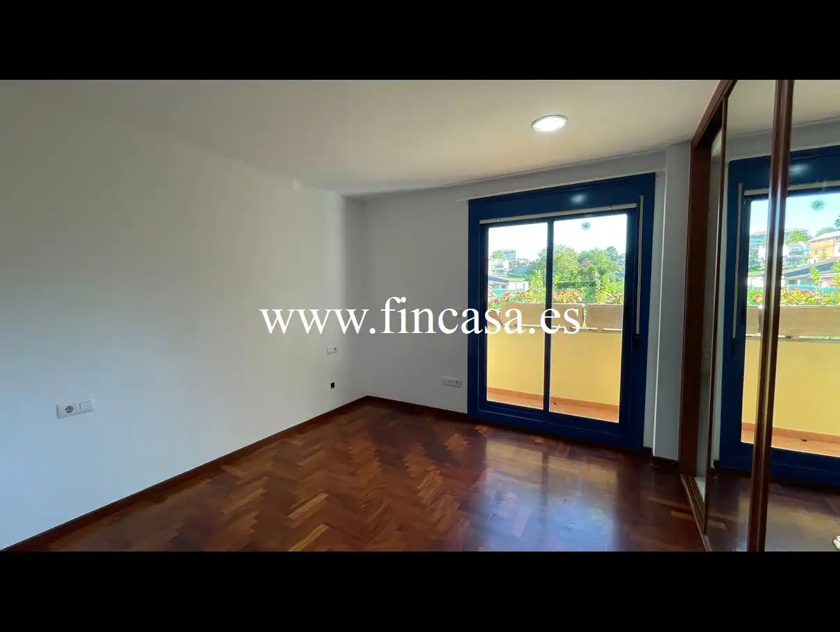 Habitación de Piso en venta en Nigrán con Calefacción, Jardín privado y Parquet