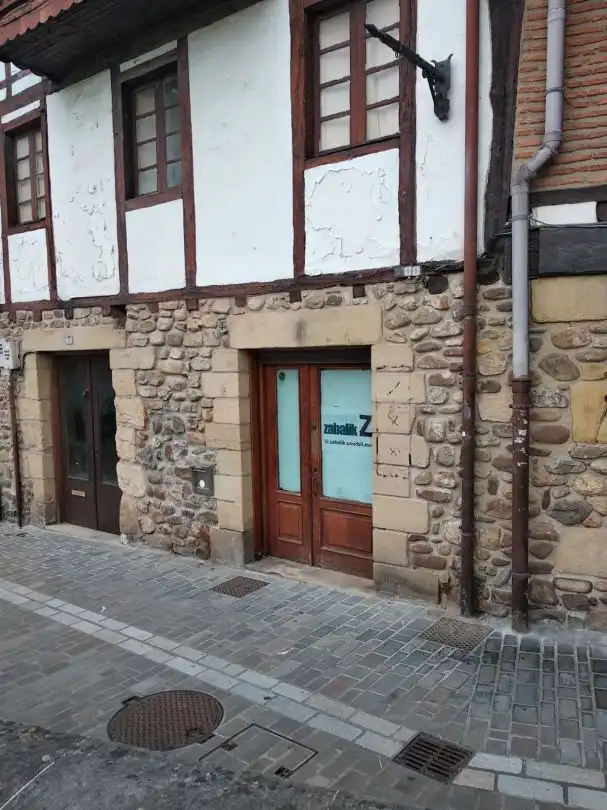 Local comercial en venta en Etxebeste Kalea