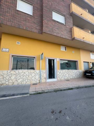 Local comercial en Alquiler en Calle Dulce Nombre de Jesús, 2 en Mengíbar