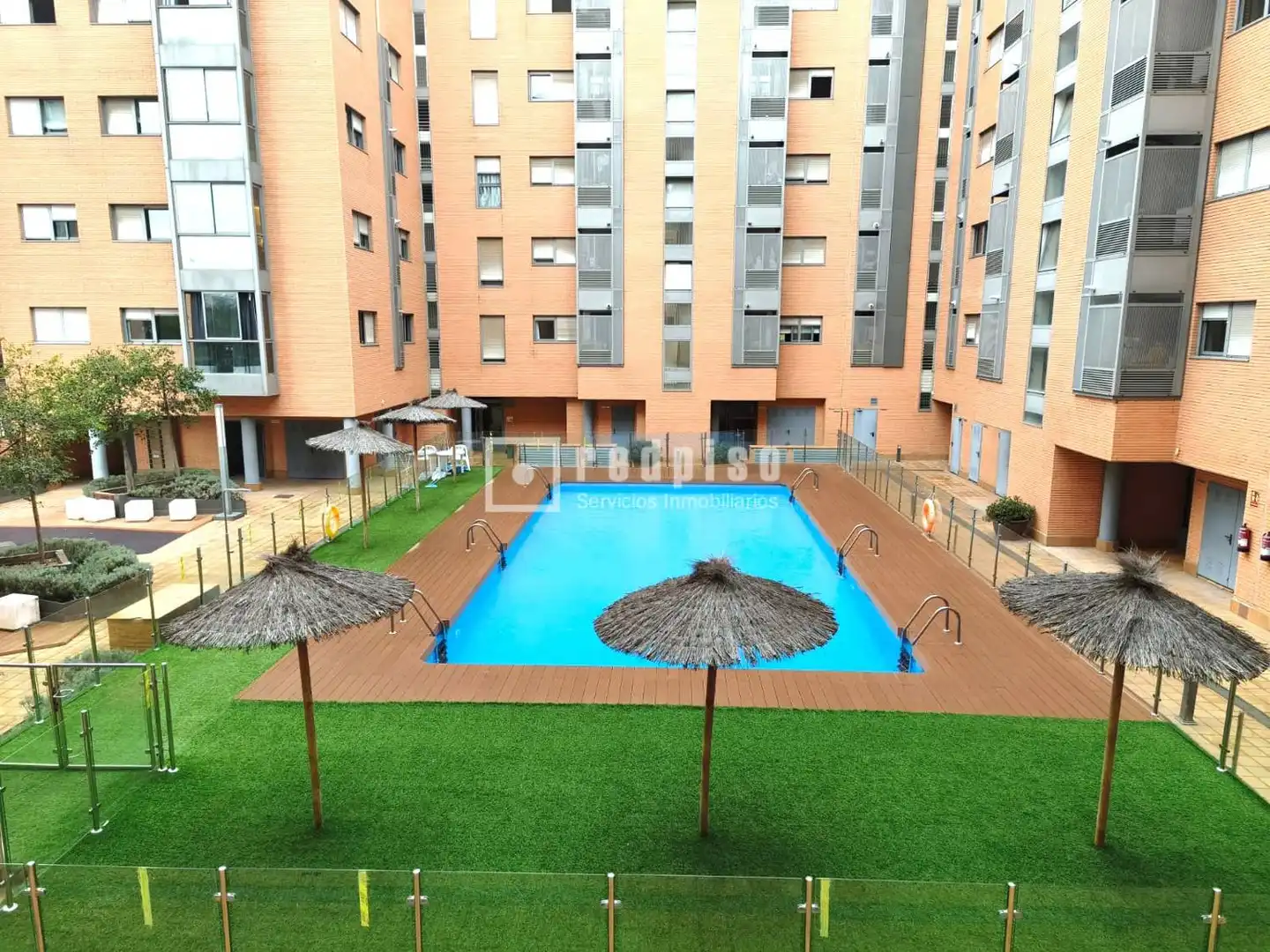 Flat with pool to rent in de Isabel Clara Eugenia