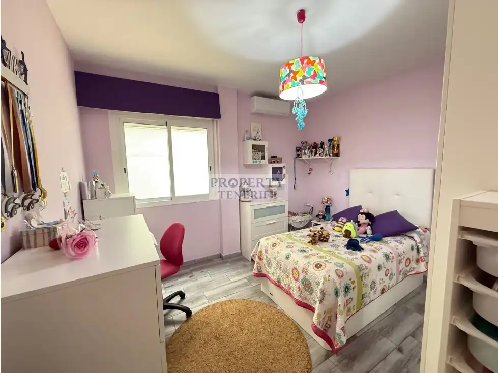 Schlafzimmer von Wohnungen zum Verkauf in Arona mit Klimaanlage und Möbliert
