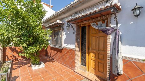 EXCELENTE OPORTUNIDAD EN LA ZUBIA CON PATIO Y JARDÍN