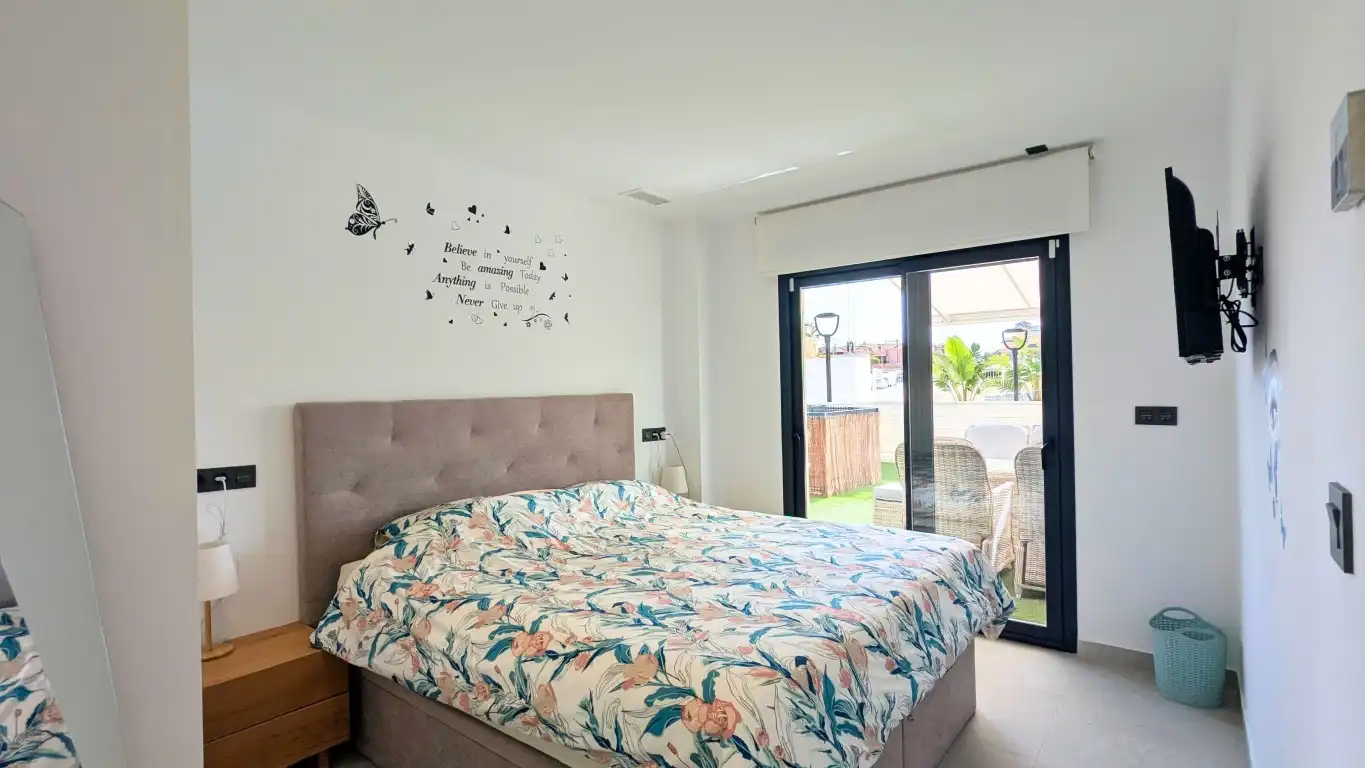 Dormitori de Apartament en venda en Algorfa amb Aire condicionat, Forn i Microones