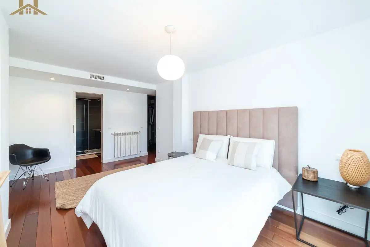 Habitación de Dúplex en venta en Majadahonda con Aire acondicionado, Calefacción y Terraza