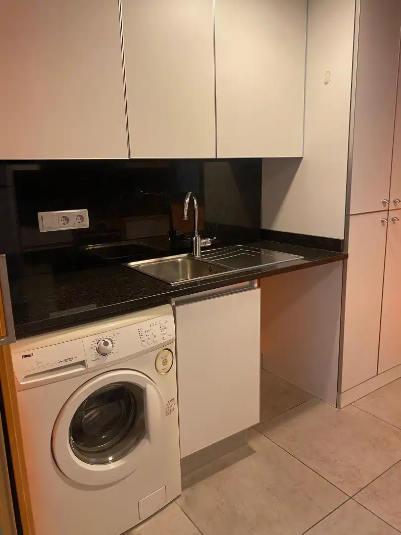 Cuina de Pis de lloguer en Girona amb Aire condicionat, Calefacció i Parquet