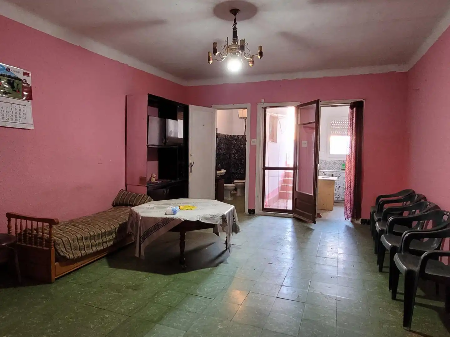 Sala d'estar de Casa adosada en venda en Bellvís