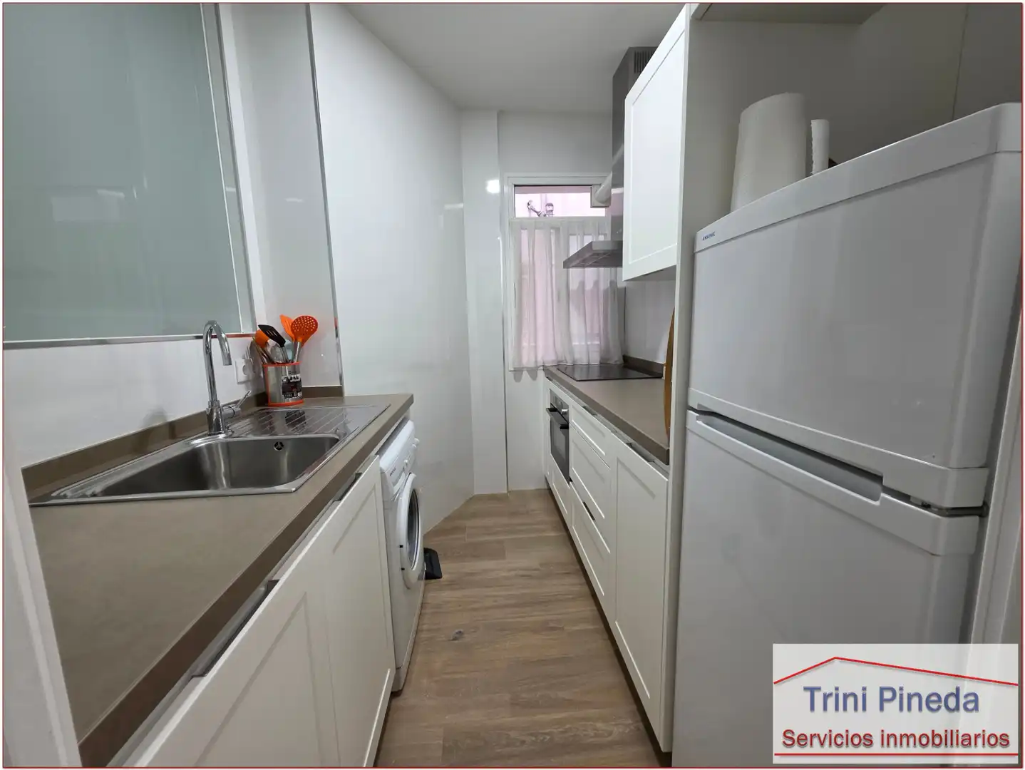 Kitchen of Flat for rent in Sevilla  with Furnished, Oven and Washing machine