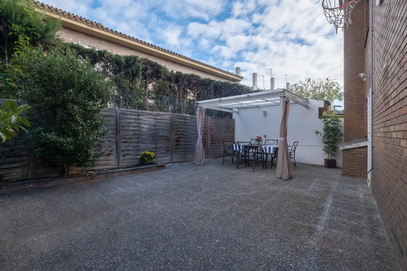Terrassa de Casa adosada en venda en Salou amb Aire condicionat, Calefacció i Jardí privat