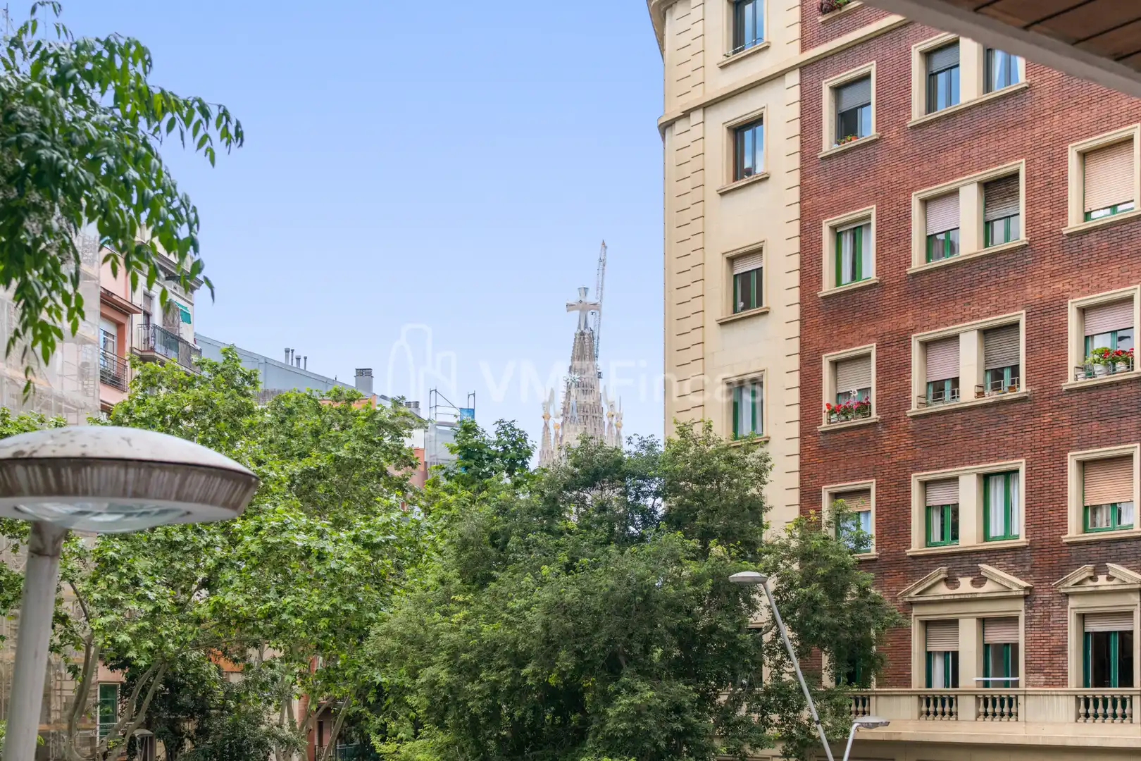 Außenansicht von Büro zur Miete in Barcelona mit Klimaanlage