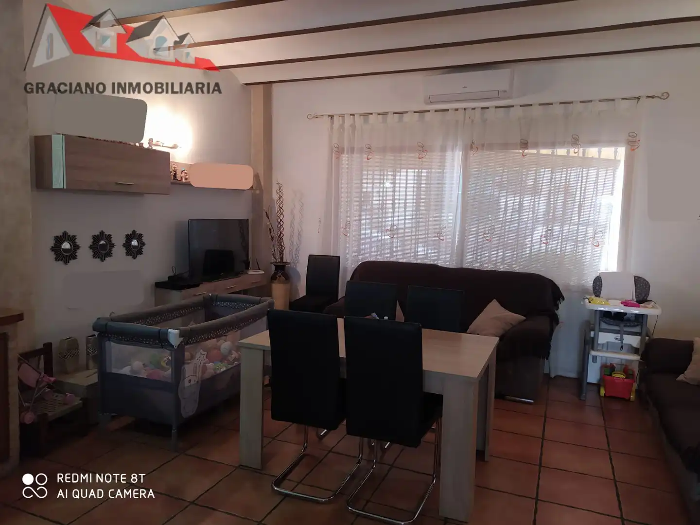 Sala d'estar de Casa adosada en venda en Villaverde de Guadalimar amb Aire condicionat, Jardí privat i Terrassa