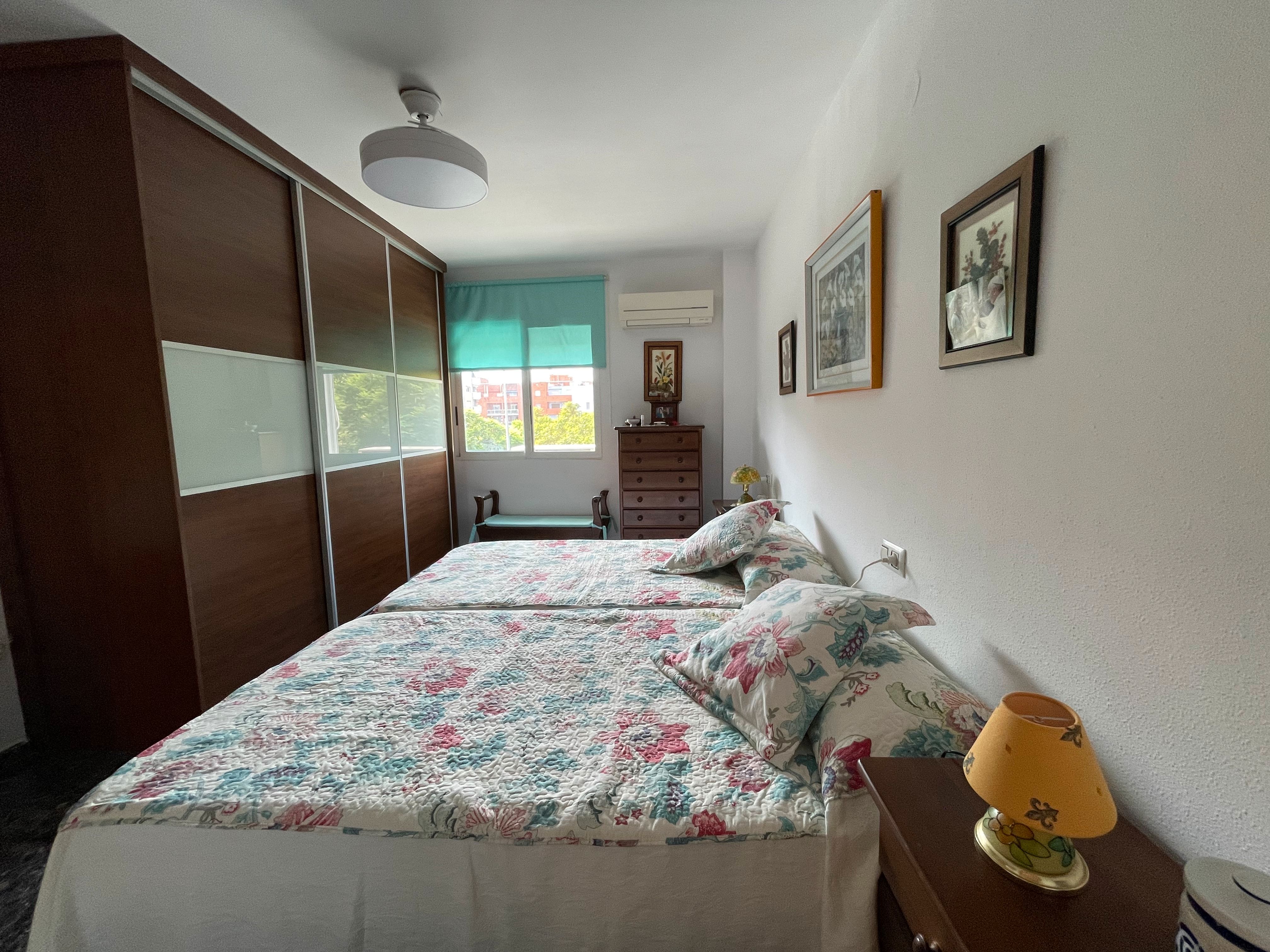 Bedroom of Flat for sale in Sagunto / Sagunt  with Air Conditioner, Heating and Storage room