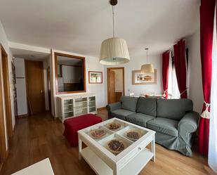 Sala d'estar de Apartament en venda en Fresnedillas de la Oliva amb Aire condicionat, Calefacció i Forn