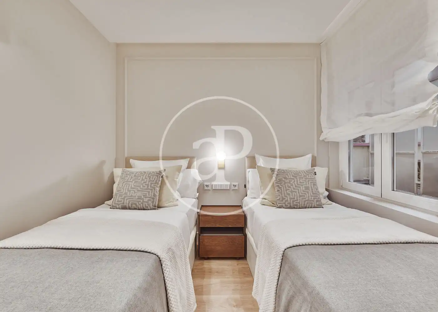Bedroom of Flat for sale in Madrid  with Air Conditioner, Heating and Furnished