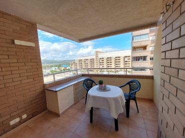 Apartament amb balcó en venda a central 40