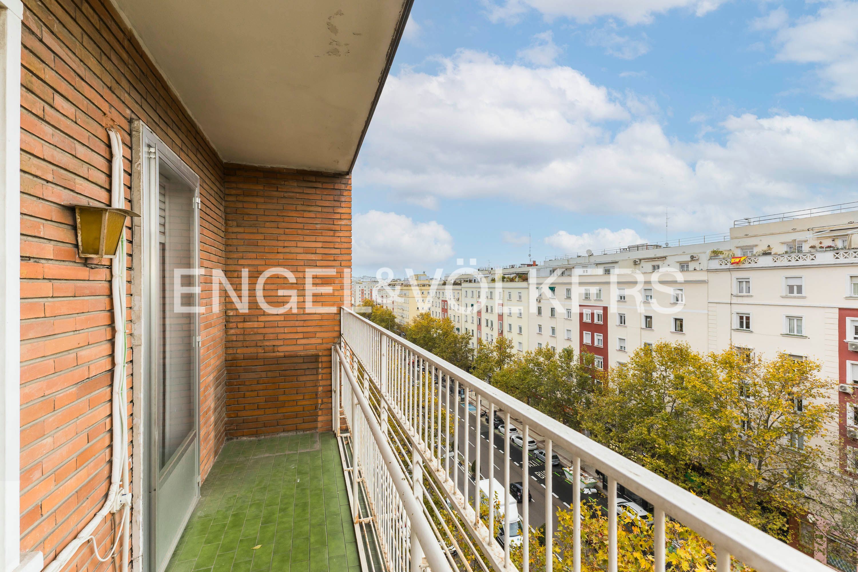 Balcony of Apartment for sale in  Madrid Capital  with Air Conditioner, Heating and Terrace