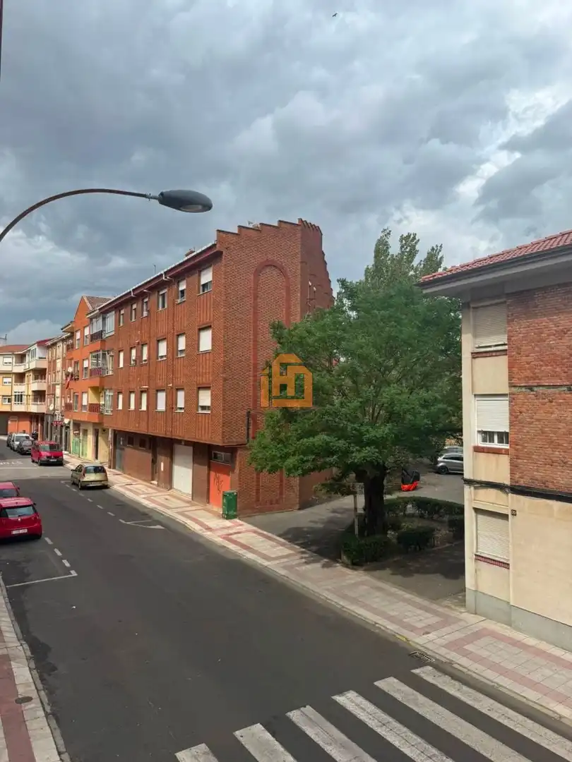 Apartament en venda a Calle Doña Urraca, Trobajo del Camino