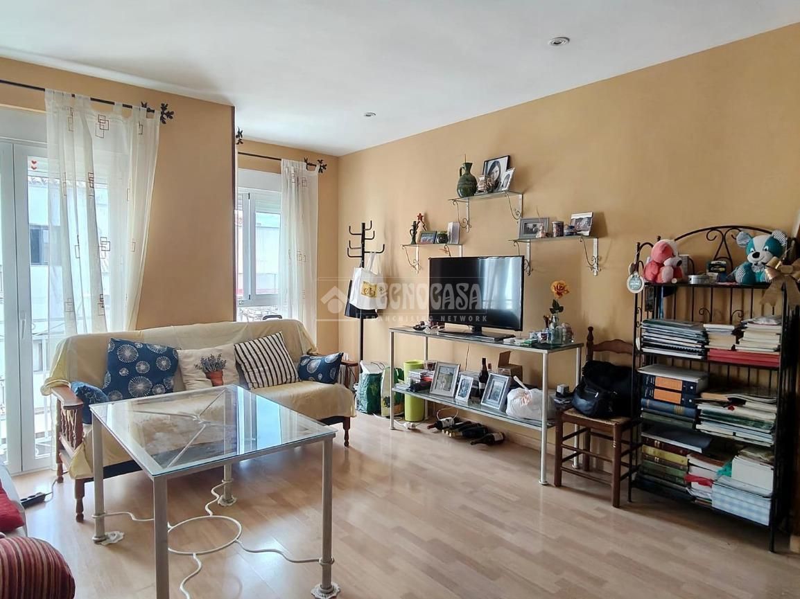 Sala d'estar de Pis en venda en Úbeda amb Aire condicionat i Calefacció