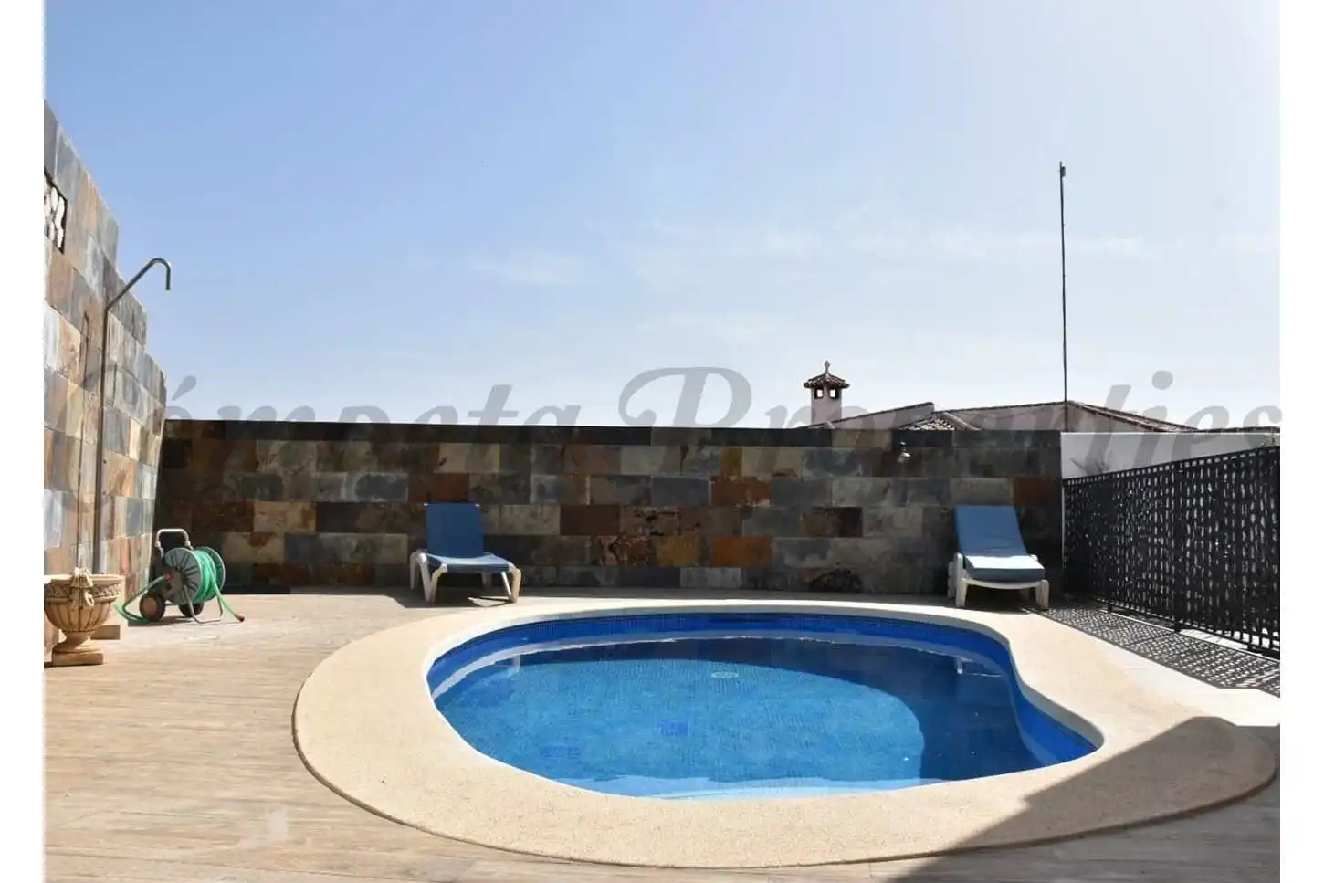 Casa con piscina in vendita a Avda Pescia - Ctra de Frigiliana, imagen 3